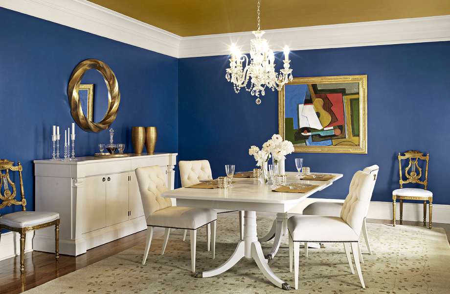 Το μπλε αποτελεί ιδανική επιλογή για την τραπεζαρία σας-ειδικά αν είστε φαν της πολυτέλειας!