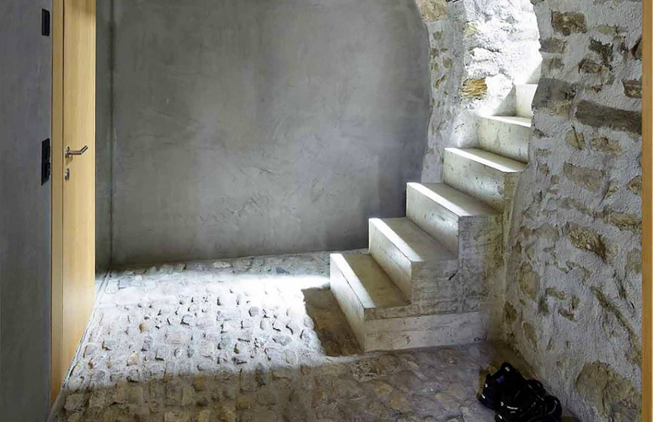 Οι ιδιοκτήτες προσπάθησαν να διατηρήσουν ανέπαφη την πέτρα που έχει χρησιμοποιηθεί για το χτίσιμο όλου του σπιτιού εσωτερικά και εξωτερικά