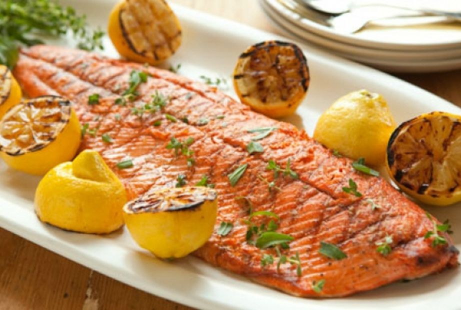 Μπορείτε να πάρετε καλά λιπάρά από ψάρια, ξηρούς καρπούς και ελαιόλαδο. 