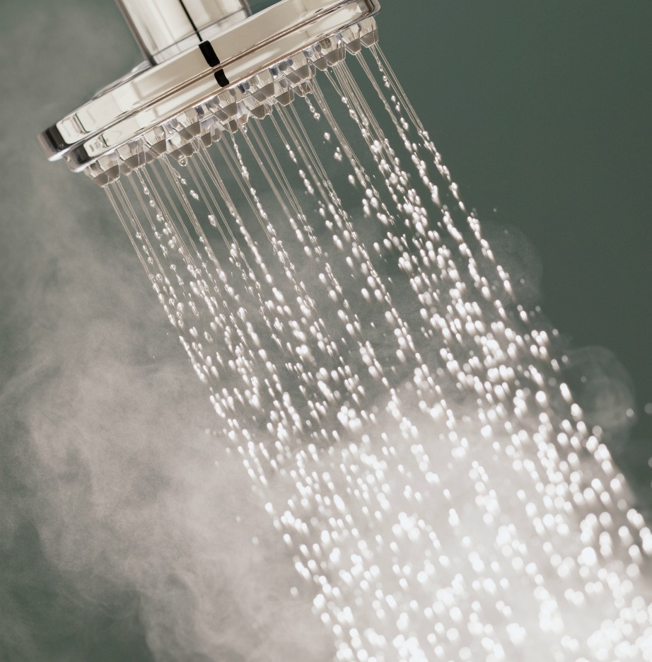 Το θόλωμα των καθρεφτών που δημιουργείτε ύστερα από ε΄να ζεστό μπάνιο μπορεί να αποφευχθεί με αυτό το τρικ.