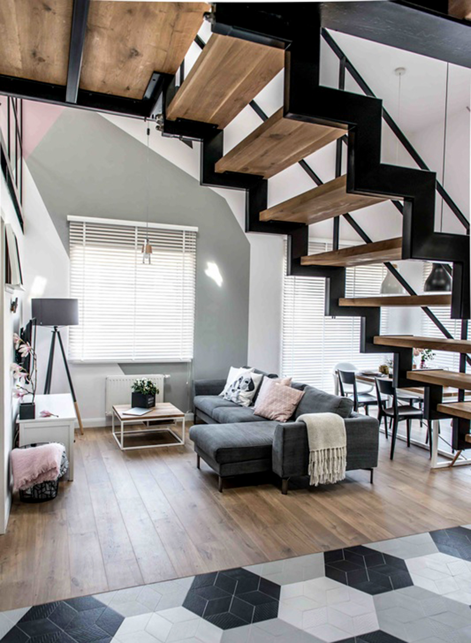 Αποφεύγετε την ύπαρξη σκάλας ή ακόμη και μερικών σκαλοπατιών στο κέντρο του σπιτιού. 