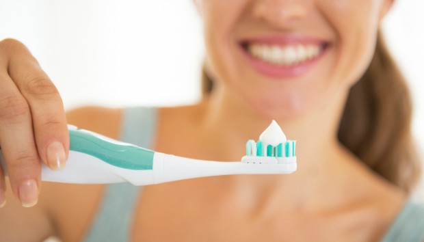 Αυτός είναι ο Καλύτερος τρόπος για να Καθαρίσετε την Ηλεκτρική σας Οδοντόβουρτσα
