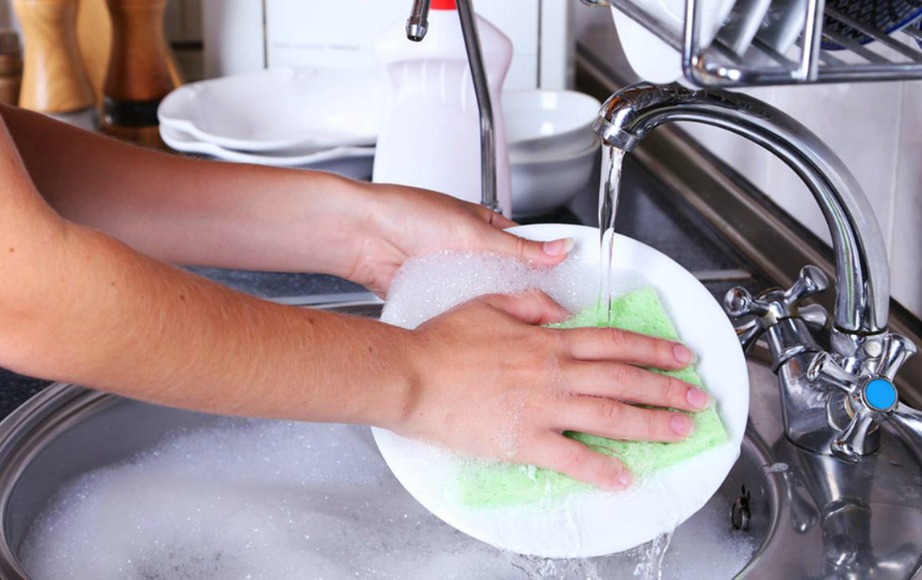 Το σαπούνι πιάτων κάνει για πλύσιμο των πιάτων στο χέρι αλλά όχι για πλύσιμο στο πλυντήριο πιάτων.