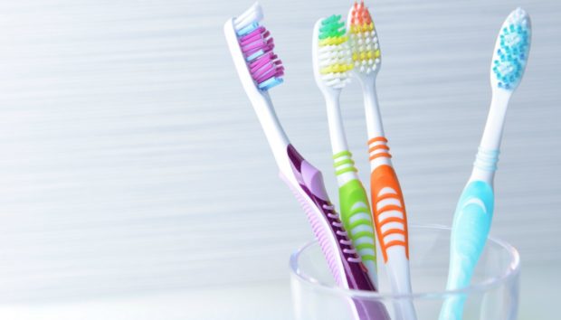 Οδοντόβουρτσα: Αυτό Είναι το Αηδιαστικό Λάθος που Κάνουν οι Περισσότεροι