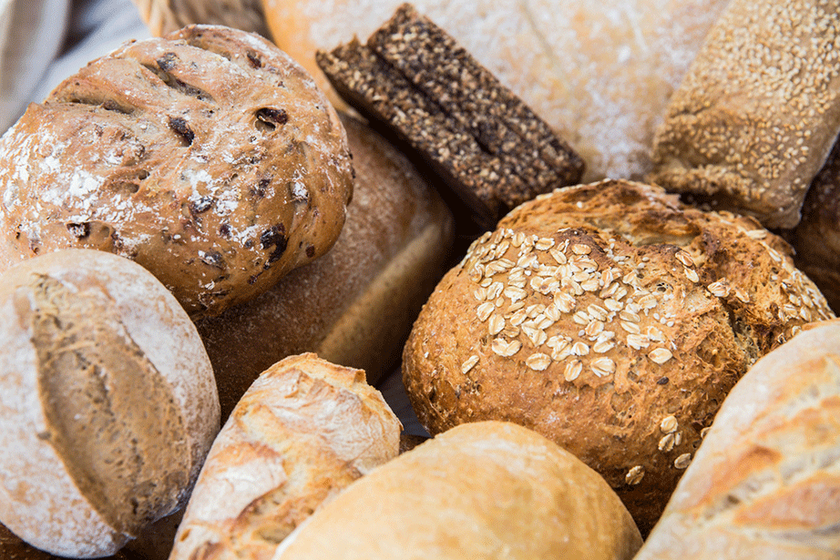 Κρατήστε το ψωμί για λίγη ώρα εκτός κατάψυξης και ζεστάνετέ το στο φούρνο για 10 – 15'.