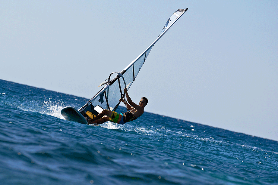 Windsurfing. 