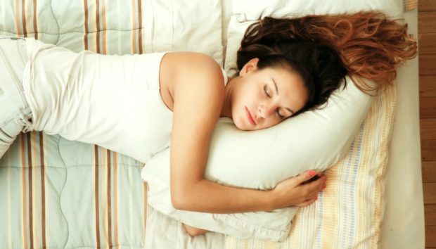Δείτε πώς Βοηθάει ο Ύπνος να Αποκτήσετε πιο Λεπτή Μέση