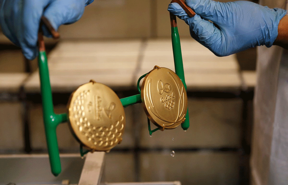 SHAMSIAN, Jacob, (2016, June 30). Here's how Olympic gold medals are made. INSIDER [online]. Photo REUTERS/Sergio Moraes