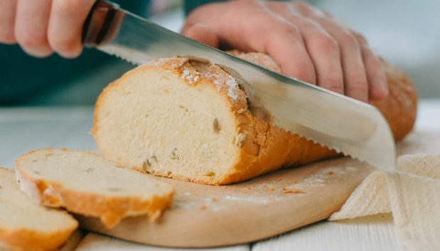 Αν η Συνταγή Θέλει Μπαγιάτικο Ψωμί και Εσείς Έχετε Μόνο Φρέσκο Δείτε τι να Κάνετε!