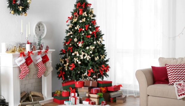 11 Βήματα για να Φτιάξετε το Τέλειο Χριστουγεννιάτικο Δέντρο