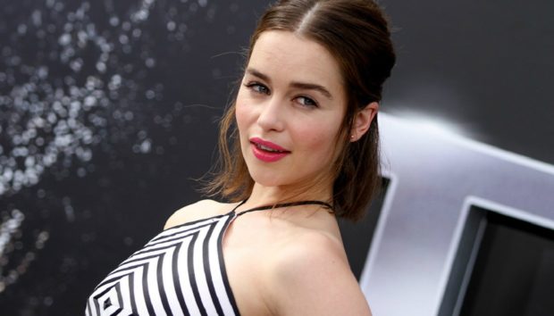 Οι Γυάλινοι Τοίχοι του Νέου Σπιτιού της Emilia Clarke θα σας Εντυπωσιάσουν