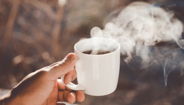 Νέα Έρευνα: Σας Λέει τι θα σας Συμβεί με το που θα Πιείτε ένα Ποτήρι Καφέ!