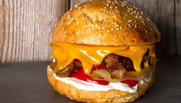 Δείτε πώς θα Φτιάξετε Πεντανόστιμο Light Burger