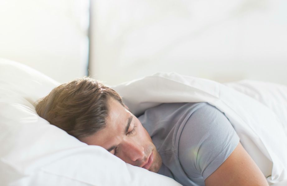 Όταν γυμνάστε γυμνοί ο ύπνος είναι πολύ καλύτερος, πιο βαθύς και με μεγαλύτερη διάρκεια.