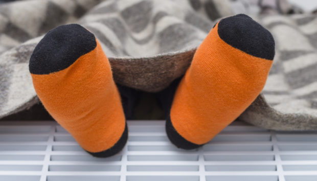 9 Τρόποι για να Ζεστάνετε το Υπνοδωμάτιο Χωρίς να Ανοίξετε Θέρμανση