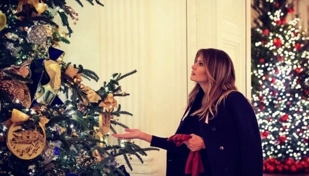 Οικογένεια Trump: Δείτε πώς Στόλισαν τον Λευκό Οίκο για τα Χριστούγεννα!