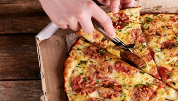 Oι Επιστήμονες Αποκαλύπτουν Πώς να Κόψετε Τέλεια την Πίτσα σε Ίσα Κομμάτια