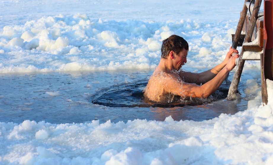 Οι χειμερινοί κολυμβητές αντέχουν περισσότερο στο κρύο και ο οργανισμός τους είναι πιο ανθεκτικός στα κρυολογήματα. 