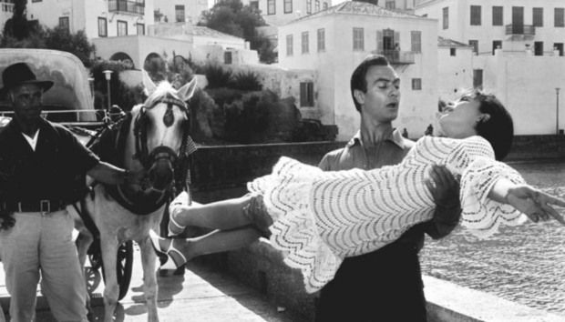 Σε ποια Νησιά Γυρίστηκαν οι πιο Εμβληματικές Ταινίες του Παλιού Ελληνικού Κινηματογράφου