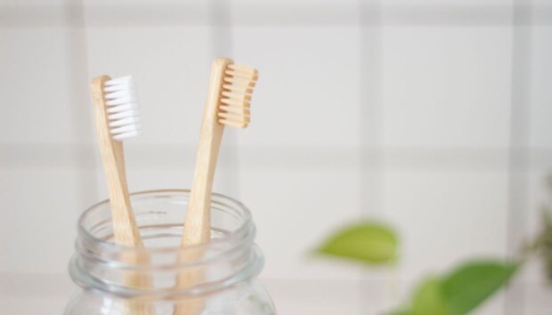 7 Χρήσεις που Μπορείτε να Δώσετε σε μια Παλιά Οδοντόβουρτσα