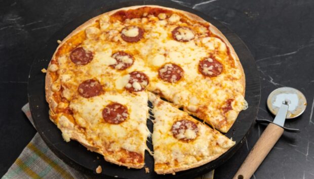 Γρήγορη Pizza με Τορτίγια από τον Γιώργο Τσούλη
