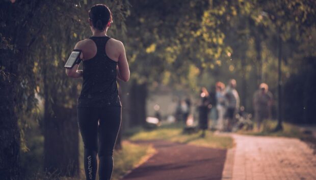 Τρέξιμο: Πότε Μπορεί να γίνει Εθιστικό και πώς Βλάπτει την Ψυχική Υγεία