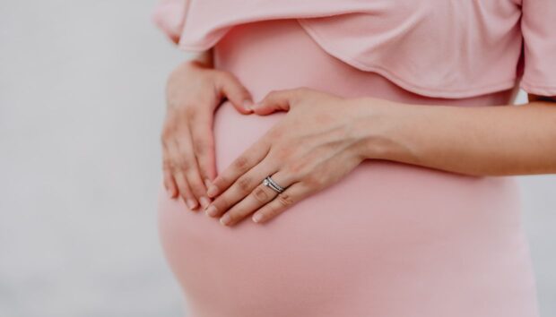 Πώς να Αντιμετωπίσετε με Φυσικό Τρόπο την Ακμή κατά την Εγκυμοσύνη