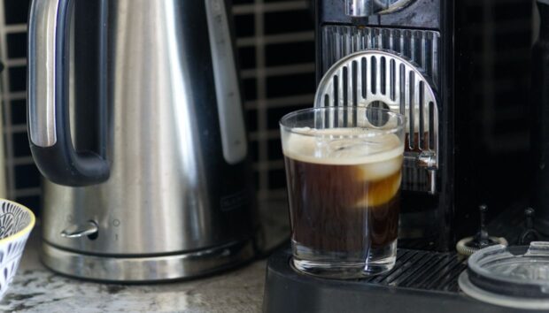 6 Ιδέες για να Δημιουργήσετε Ένα Στιλάτο Coffee Bar στο Σπίτι