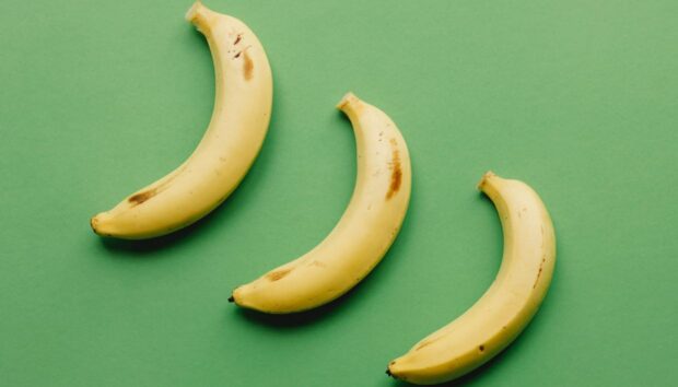 Πώς θα Διατηρήσεις τις Μπανάνες έως και 15 Μέρες με την Εύκολη Μέθοδο με το Νερό
