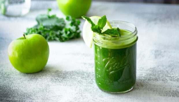 3 Συνταγές για Λαχταριστά Smoothies με Πράσινο Μήλο