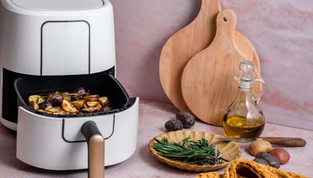 Ο Σωστός Τρόπος να Καθαρίσετε το Air Fryer σας