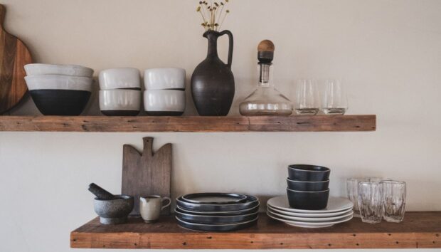 Ανοιχτά Ράφια στην Κουζίνα: Ναι ή Όχι;