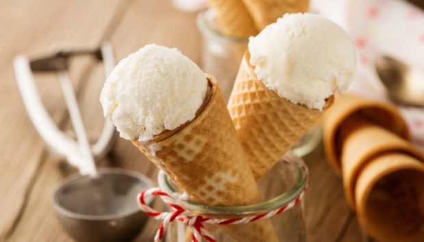 3 Μυστικά για να Φτιάξετε το πιο Νόστιμο Σπιτικό Παγωτό Χωρίς Παγωτομηχανή! 